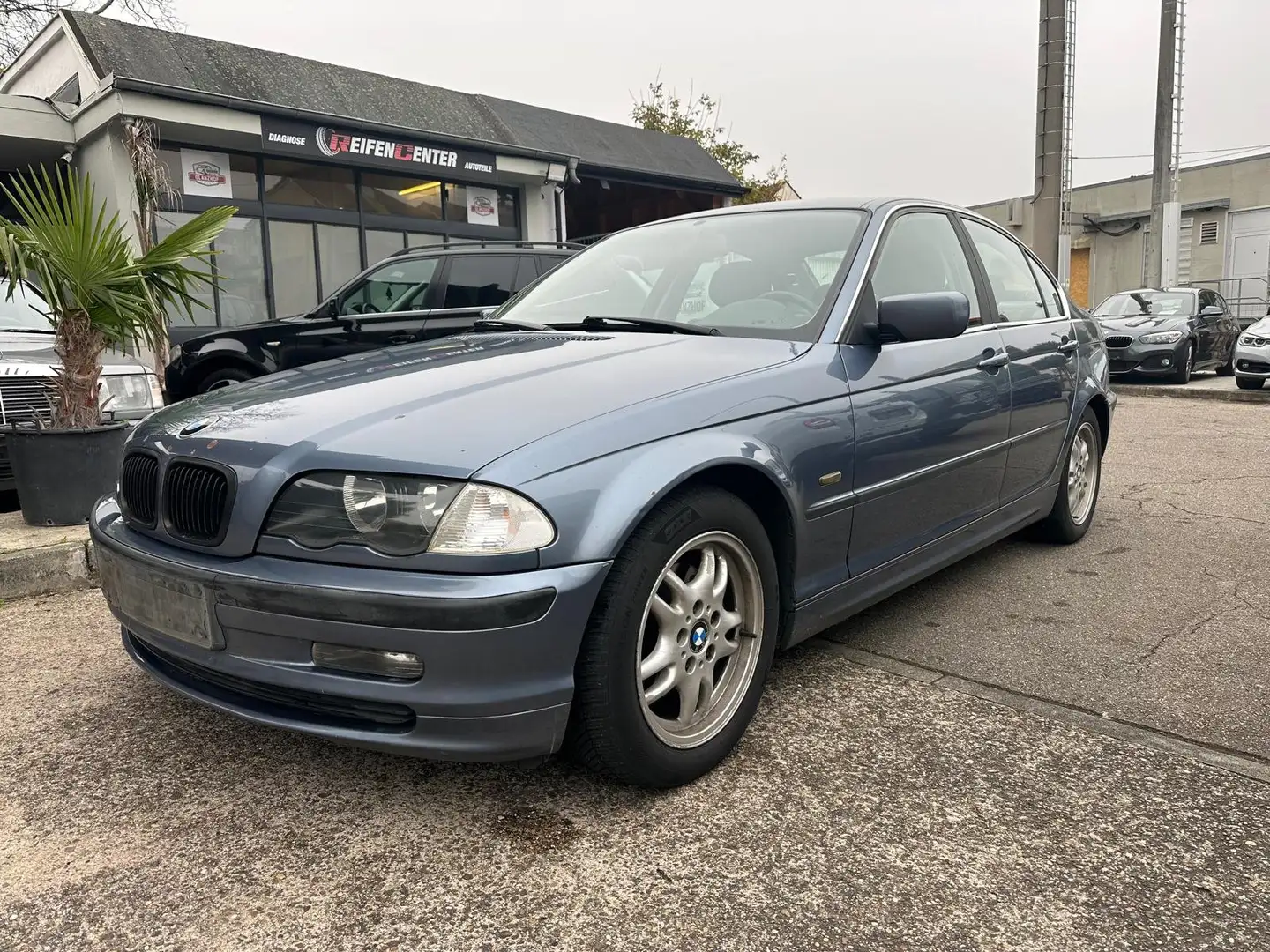 BMW 320 e46 2,0l Tüv bei Verkauf Neu Blau - 2