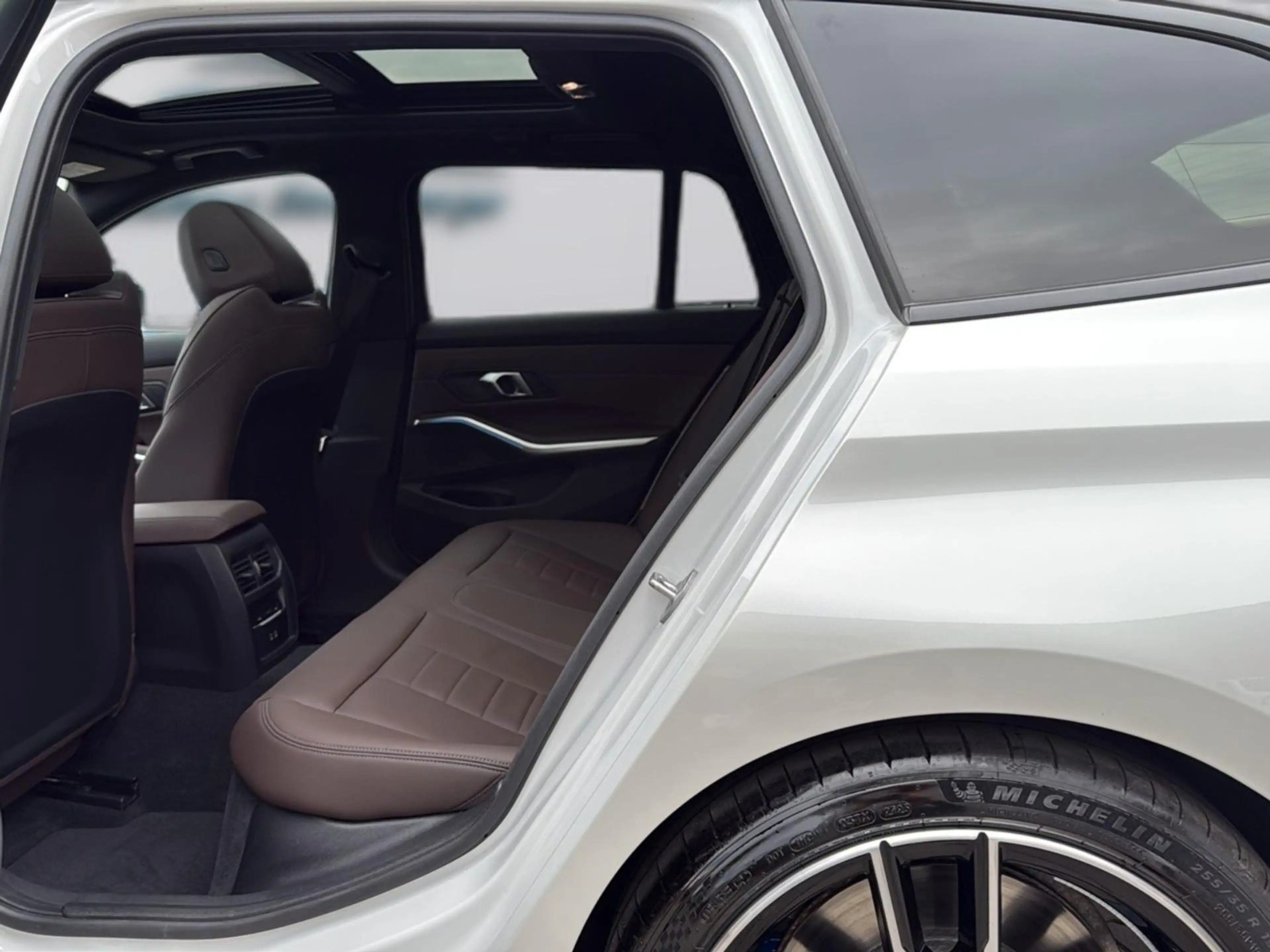 BMW M3 3 Touring M340 d xDr. AHK HuD PANO 3ZK — photo 9