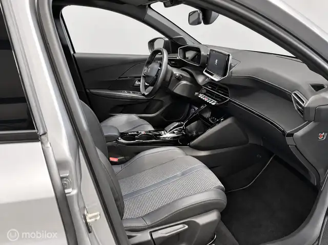 Peugeot e-208 view 12