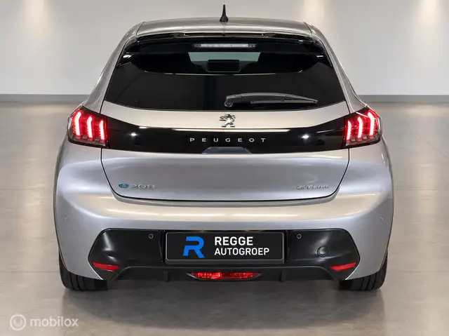 Peugeot e-208 view 8