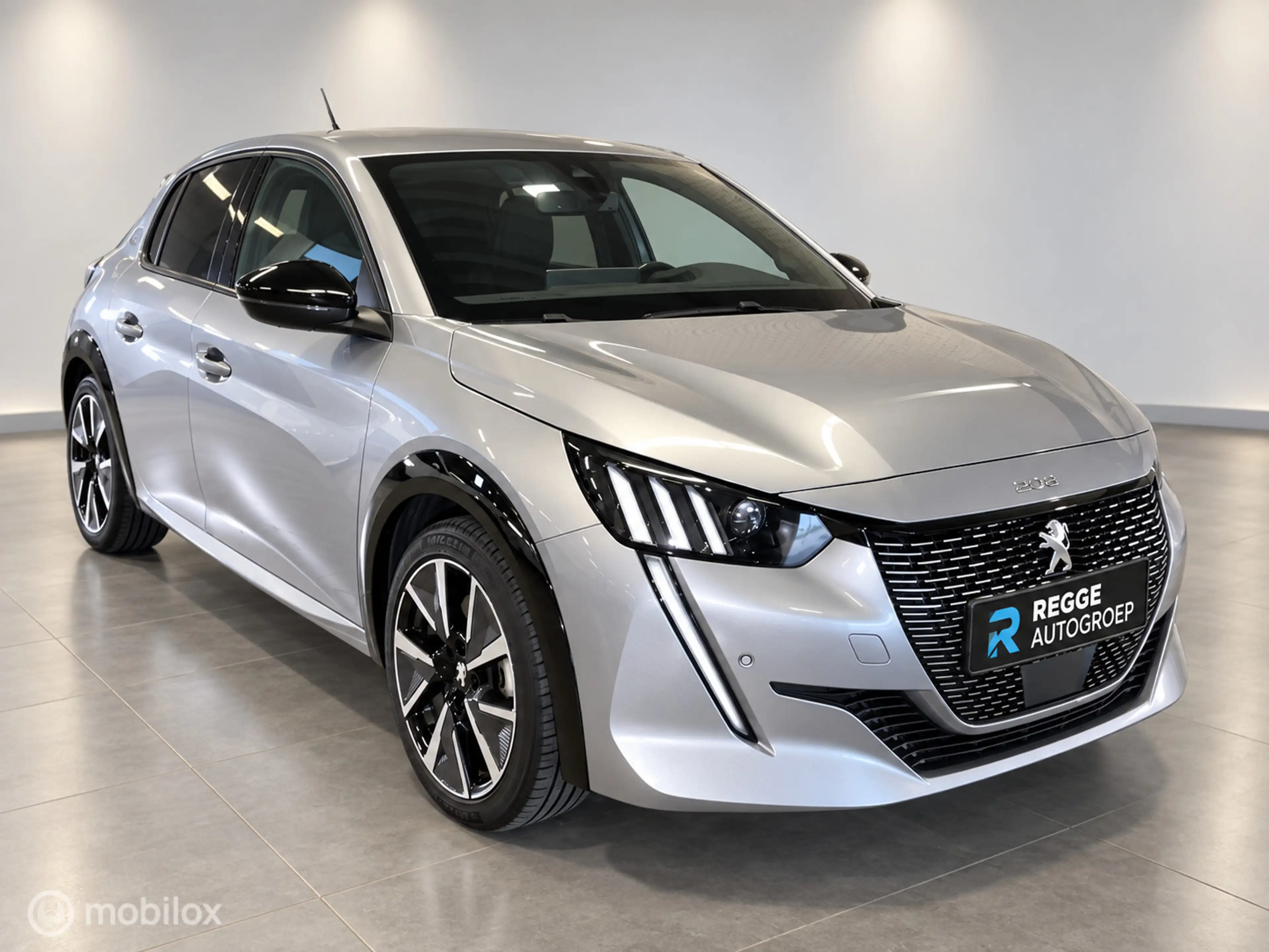 Peugeot e-208 EV GT 350 50 kWh KEYLES | CARPLAY | LED — photo 5
