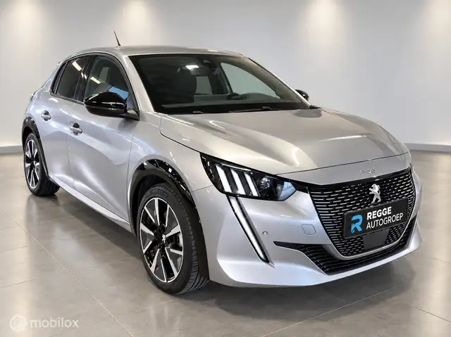 Peugeot e-208 view 5