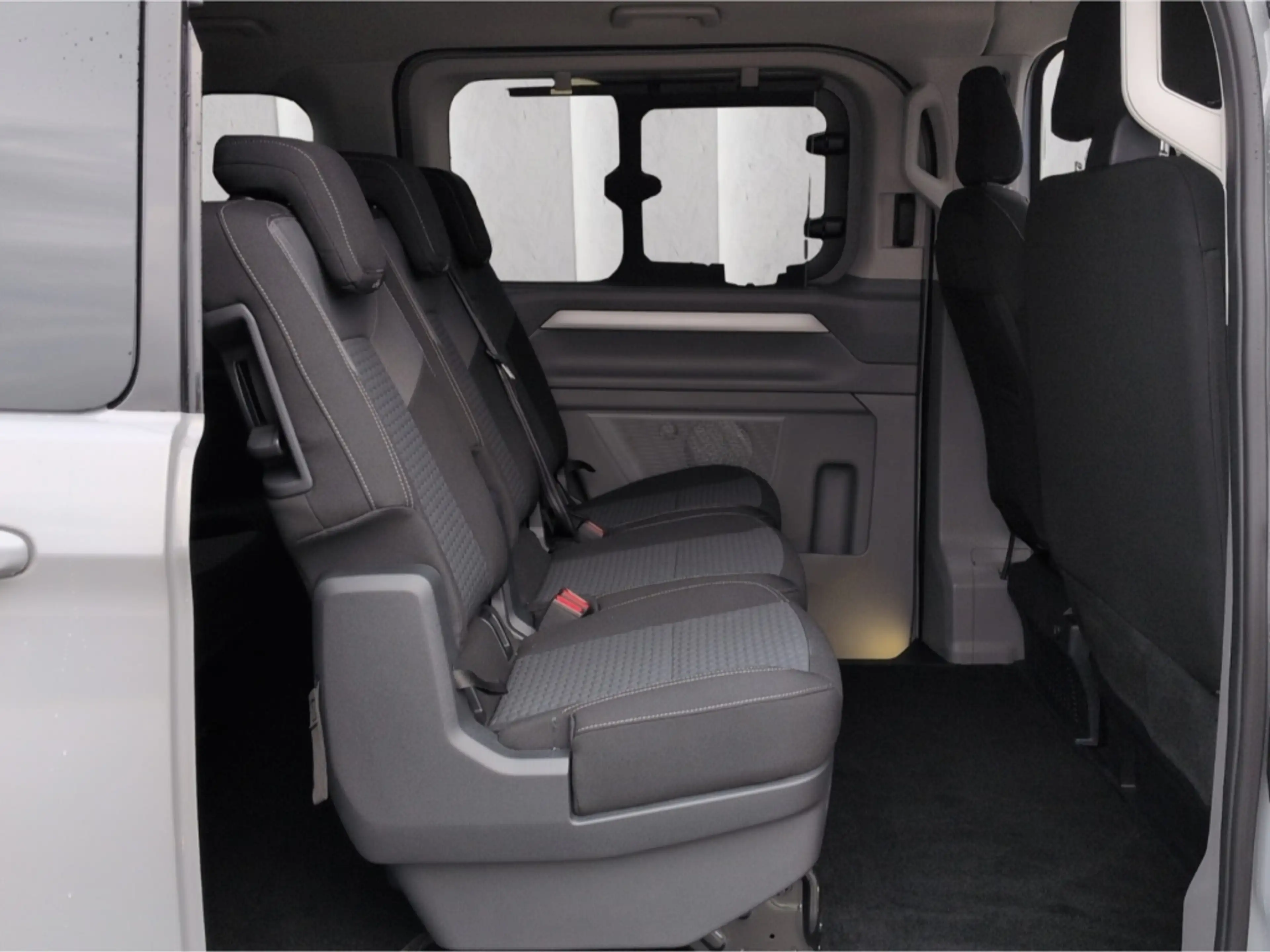Volkswagen T7 Caravelle LR Style TDI*DSG StndHzg IQ-LED AHK — photo 9