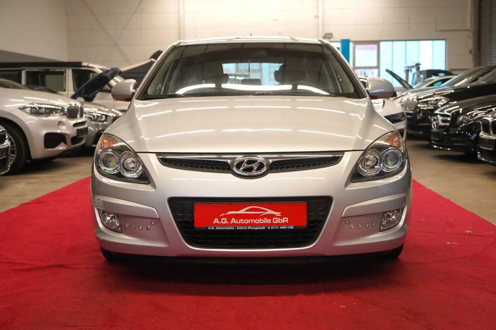 Hyundai i30 1.4 Lim. *2.Hand*Klima*Einparkhilfe*USB-AUX* Ezüst - 2