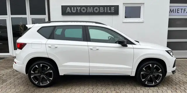 Cupra Ateca view 4