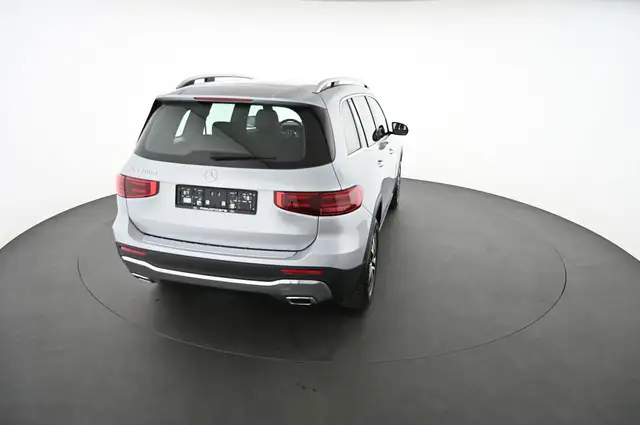 Mercedes-Benz GLB view 12