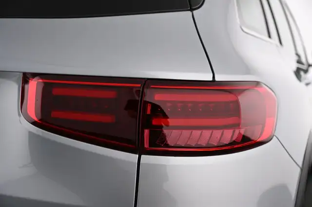 Mercedes-Benz GLB view 15