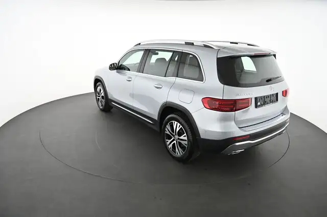 Mercedes-Benz GLB view 9