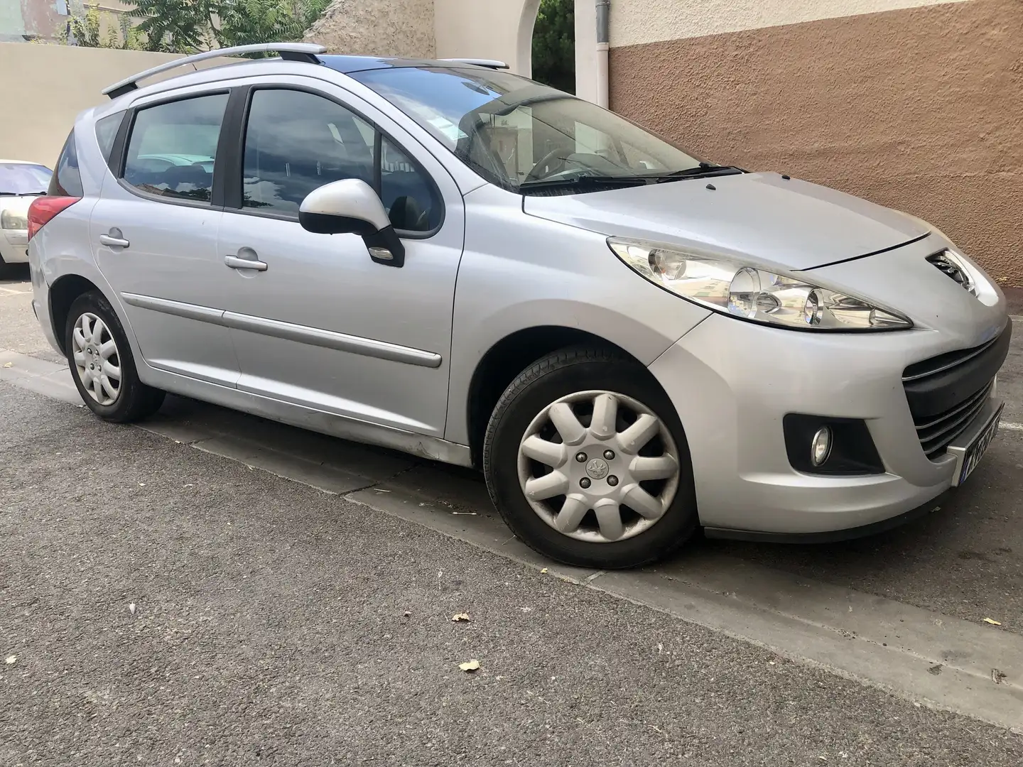 Peugeot 207 SW 1.6 HDi 16V 90ch BLUE LION Premium - 1