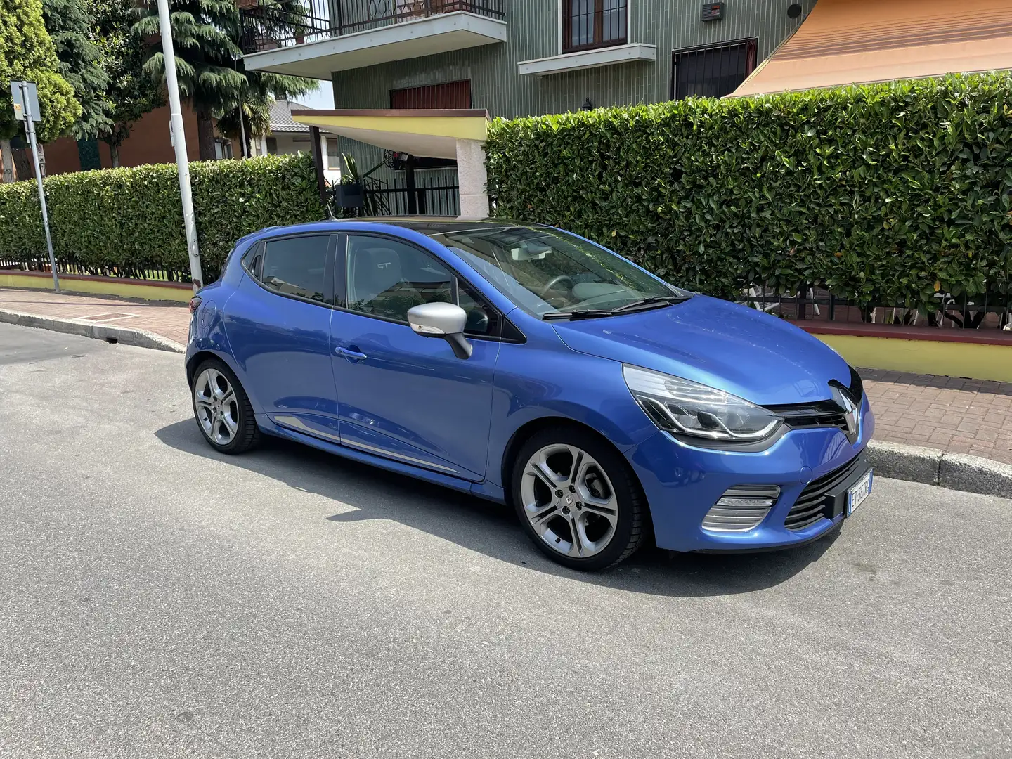 Renault Clio 5p 1.2 GT 120cv edc - 1