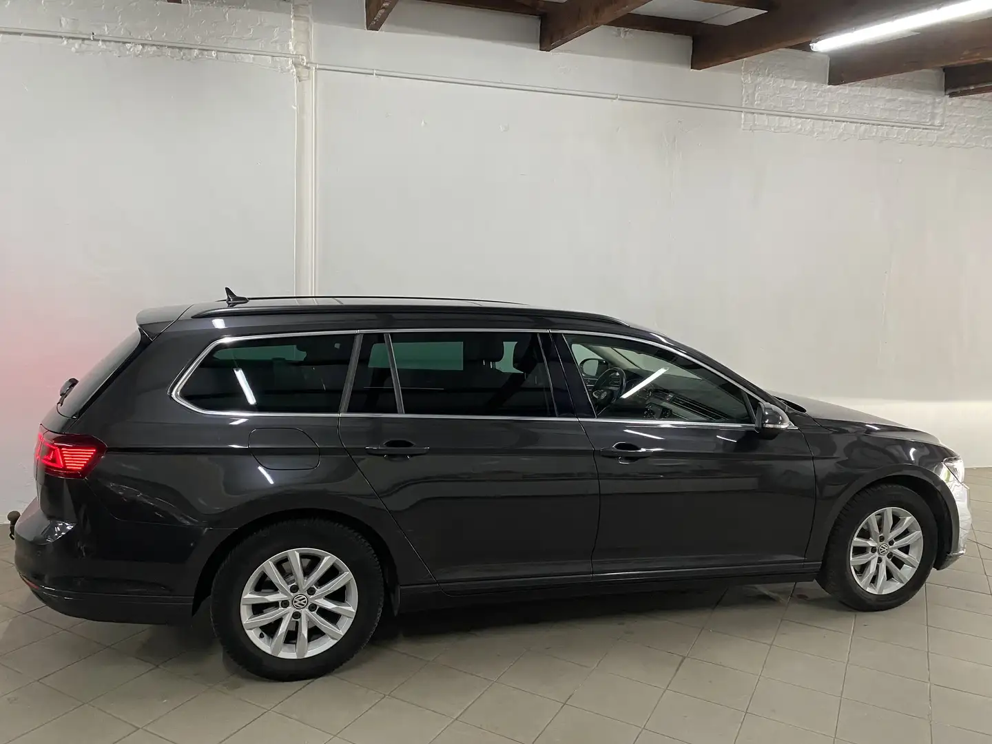 Volkswagen Passat Variant DSG SW 2.0 TDi SCR Elegance Business (EU6AP) Noir - 2