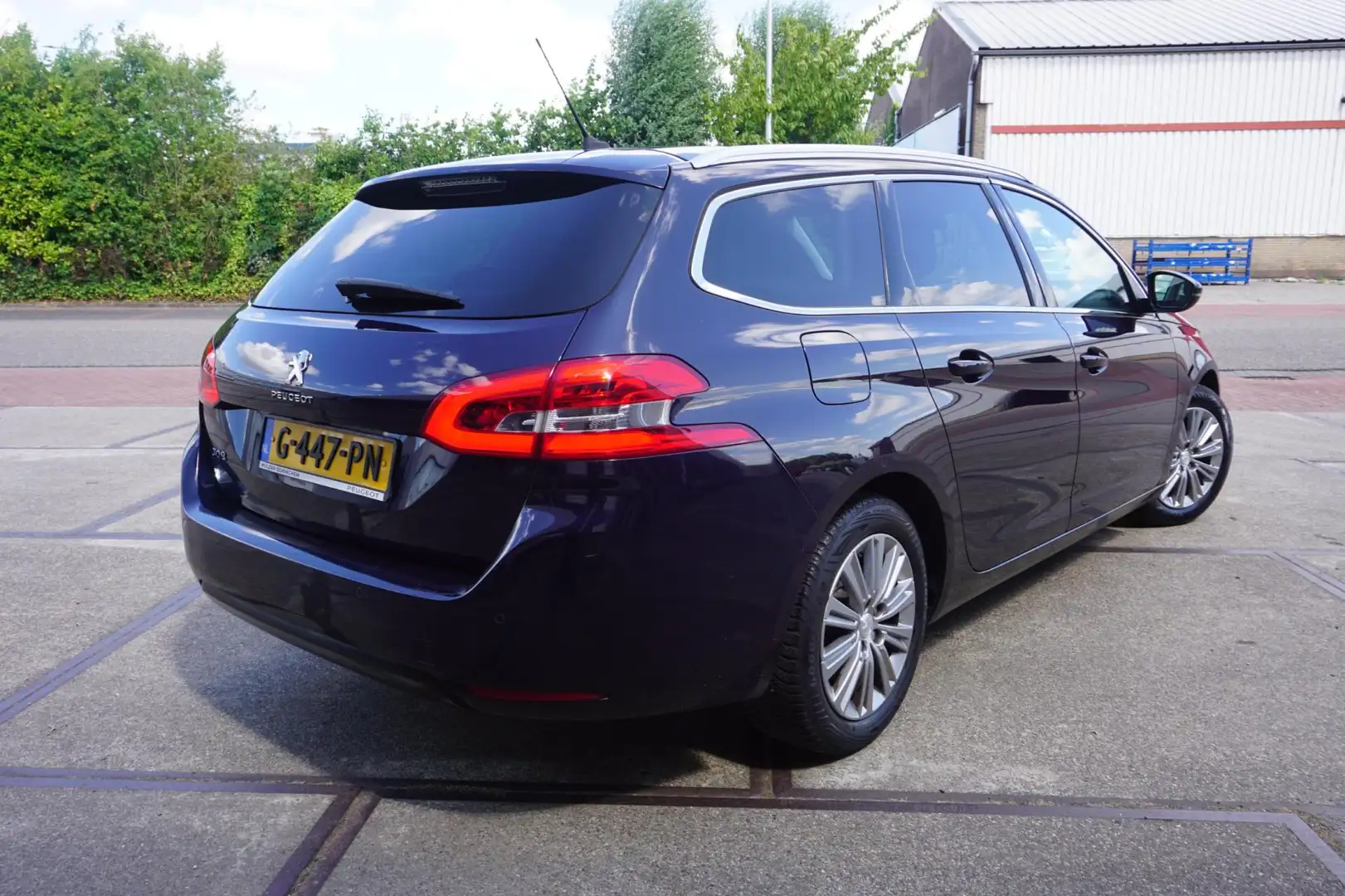 Peugeot 308 SW 1.2 PureTech Blue Lease Premium BTW Aftrekbaar. Blauw - 2