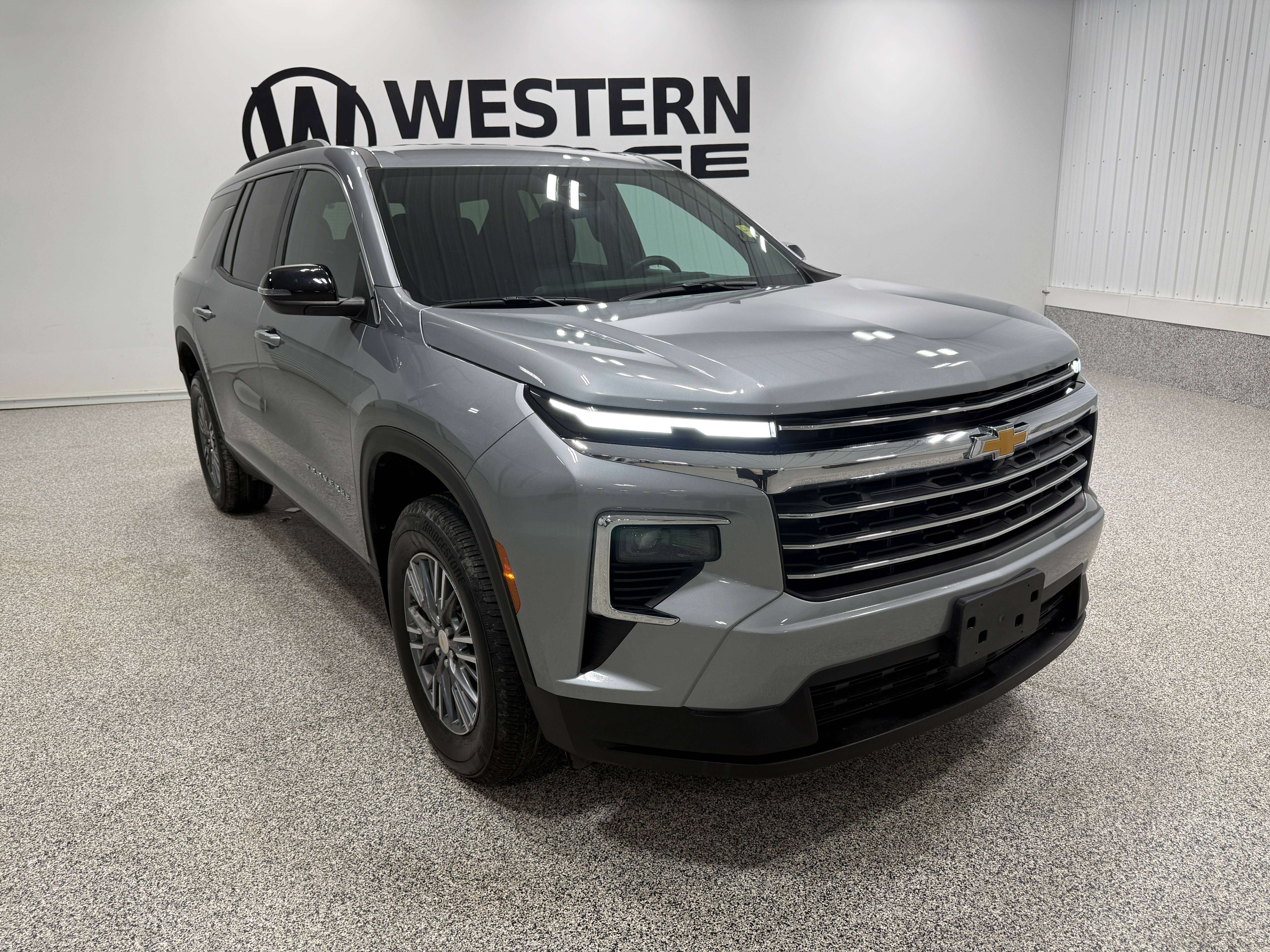 2026 Chevrolet Traverse 2LT | HEATED LEATHER | SECOND ROW BUCKETS | REMOTE