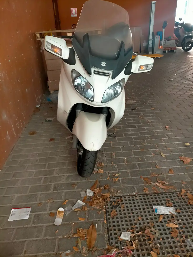 Suzuki Burgman 650 executive Bianco - 1