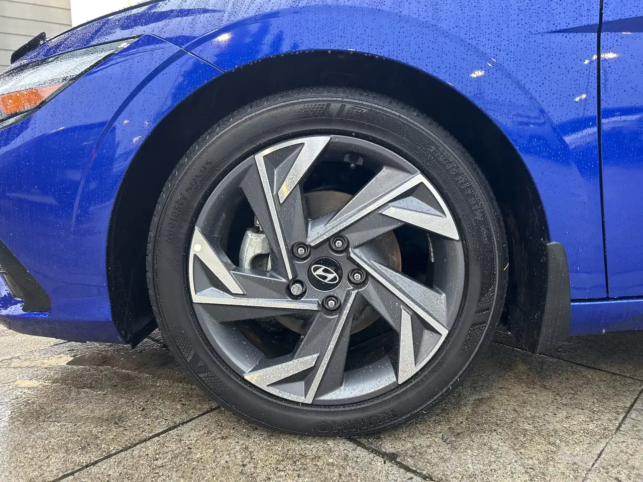 Hyundai ELANTRA снимка Hyundai ELANTRA