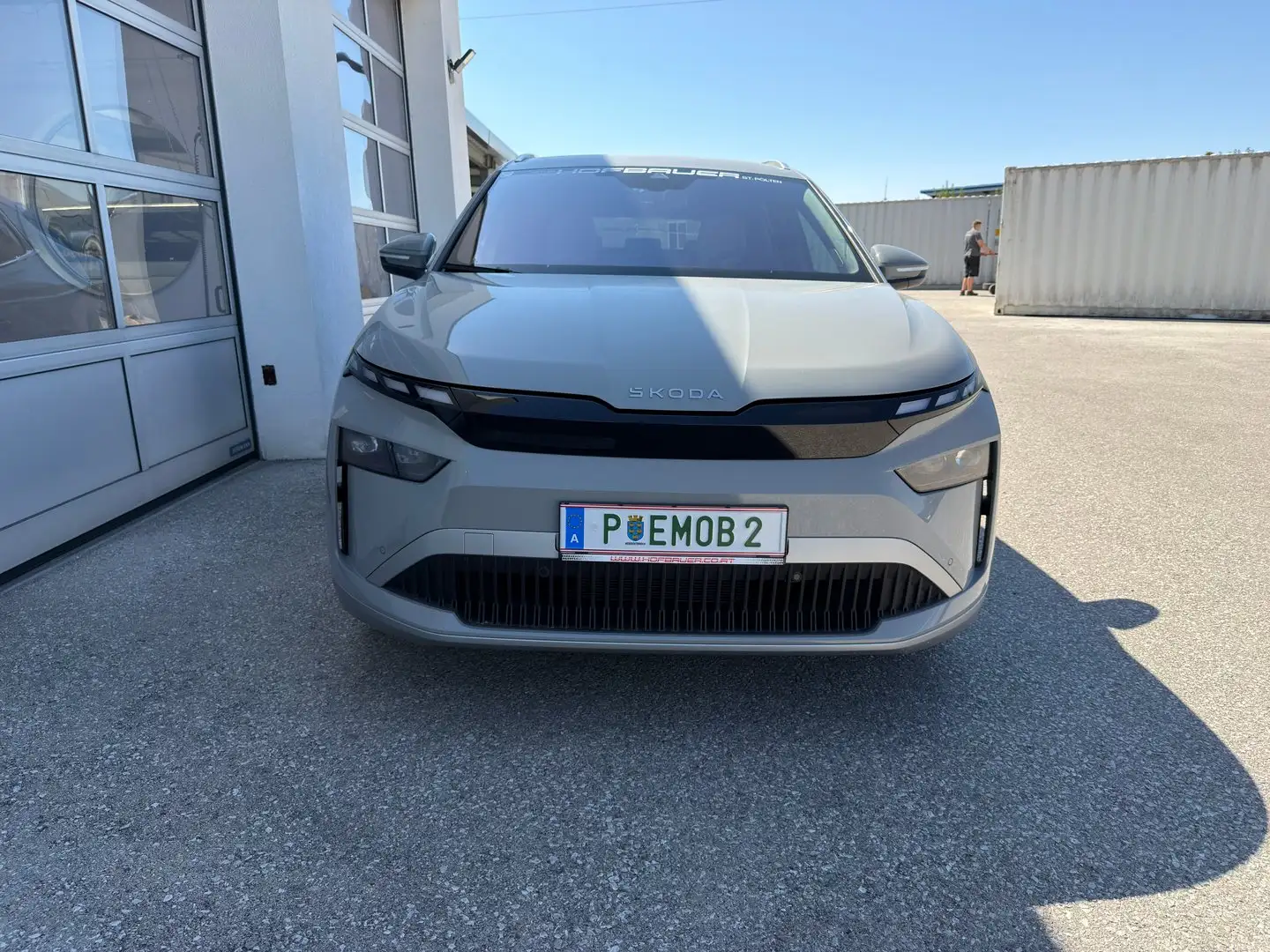 Skoda Enyaq 85 Grau - 2