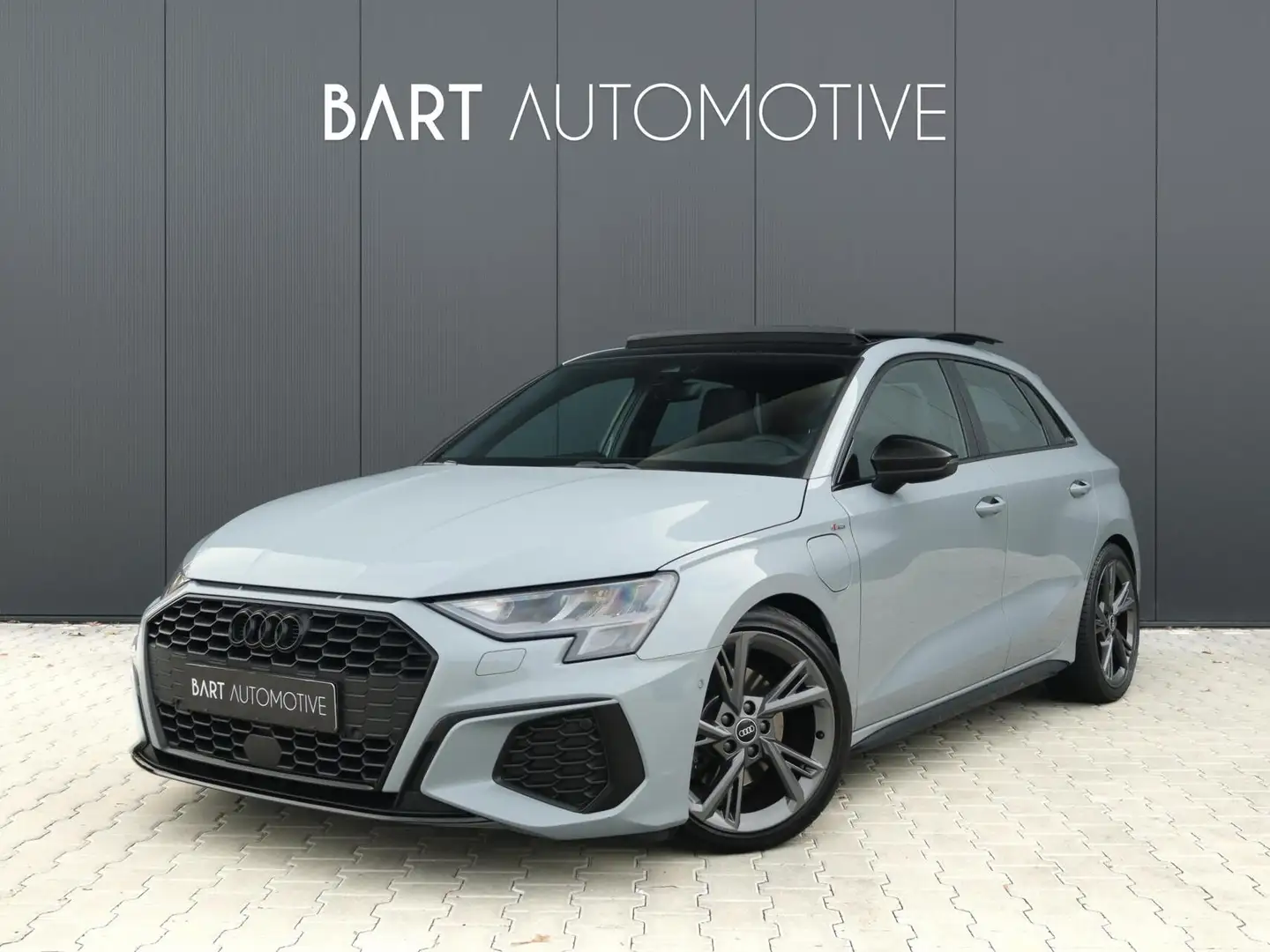 Audi A3 Sportback 40 TFSI e S-Line|Audi Exclusive|Camera|B Grijs - 1