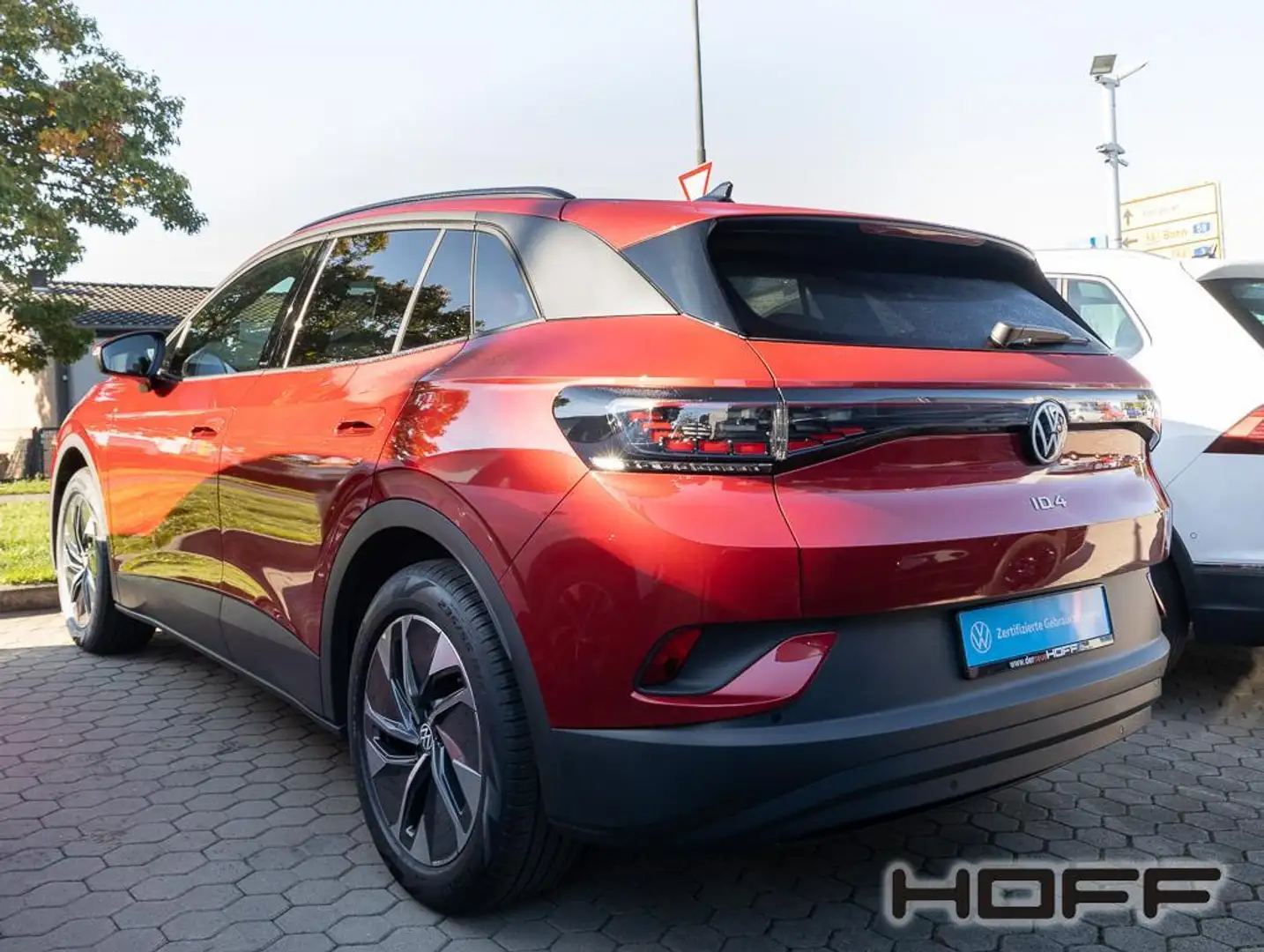 Volkswagen ID.4 Pure Automatik 55 kWh Navi Einparkhilfe LED Sitzhe Rot - 2