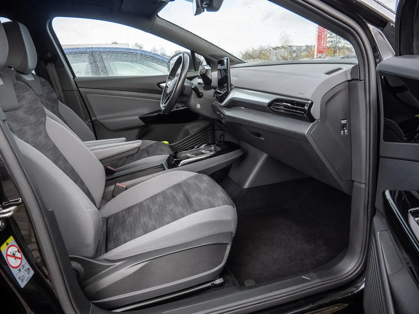 Volkswagen ID.4 Pro Performance PDC SHZ NAVI ACC LED Noir - 2