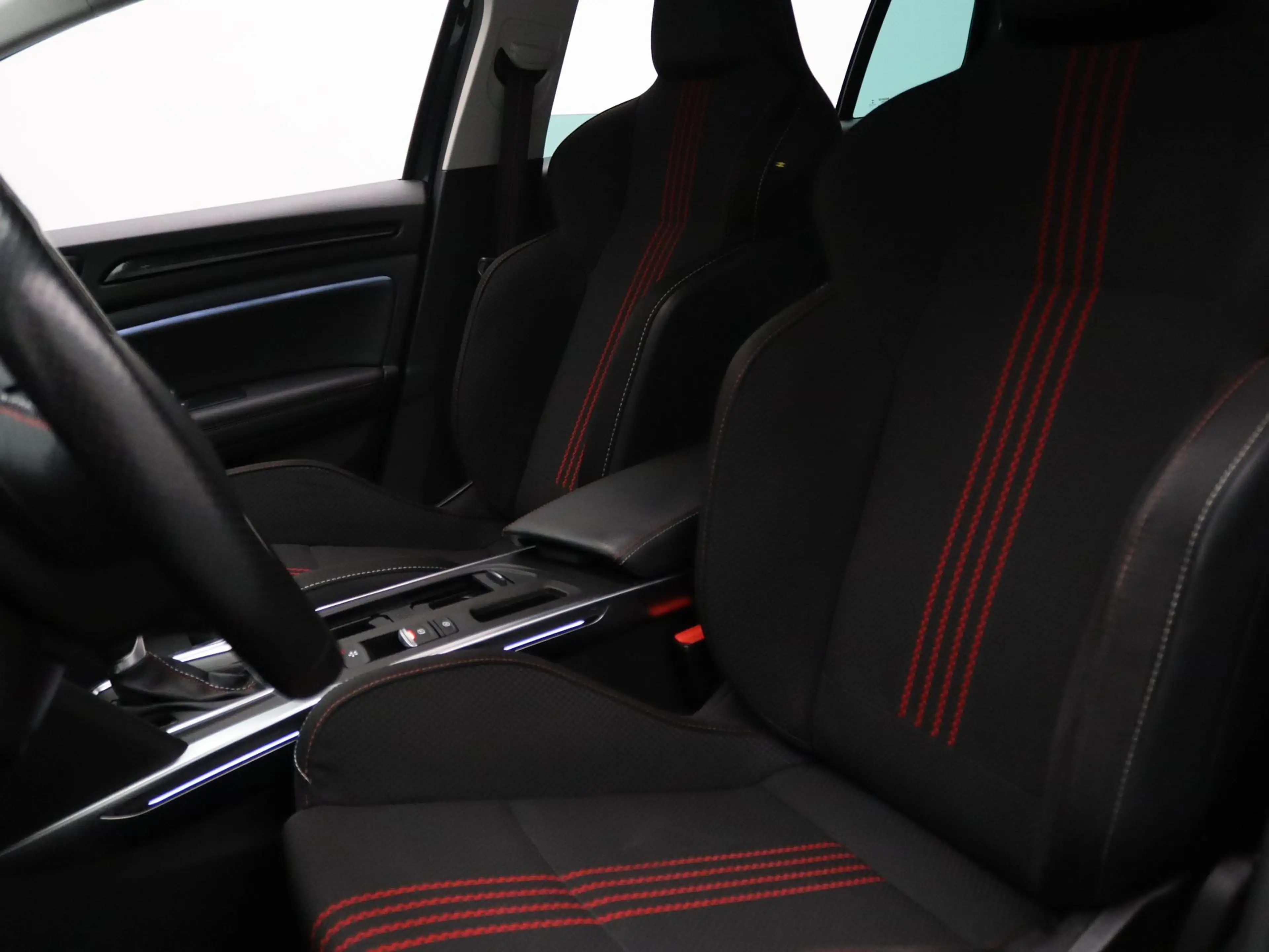 Renault Megane Estate TCe 160PK R.S. Line EDC/Automaat 1700kg Tre — photo 4