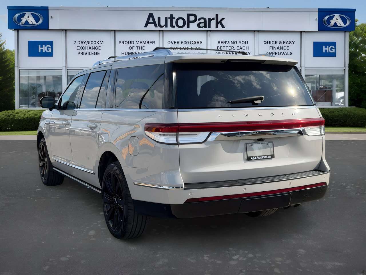 2022 Lincoln Navigator Reserve 4WD Wood Grain Interior | 30-Way Power Sea — снимка 1