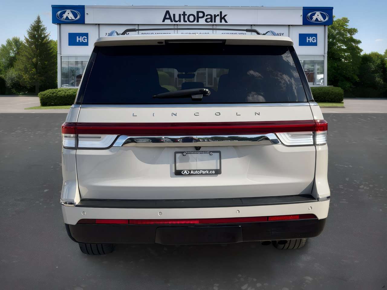 2022 Lincoln Navigator Reserve 4WD Wood Grain Interior | 30-Way Power Sea — снимка 1