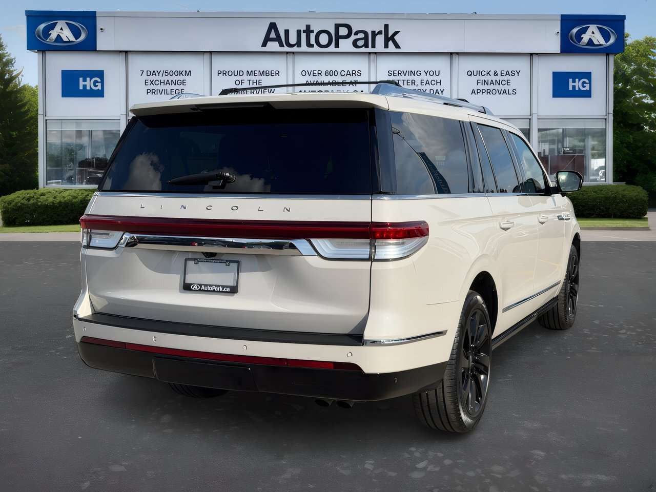 2022 Lincoln Navigator Reserve 4WD Wood Grain Interior | 30-Way Power Sea — снимка 1