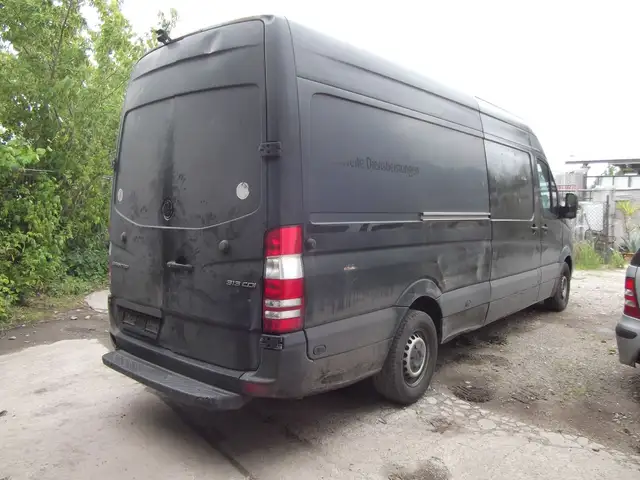 Mercedes-Benz Sprinter view 6