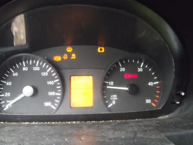 Mercedes-Benz Sprinter view 11