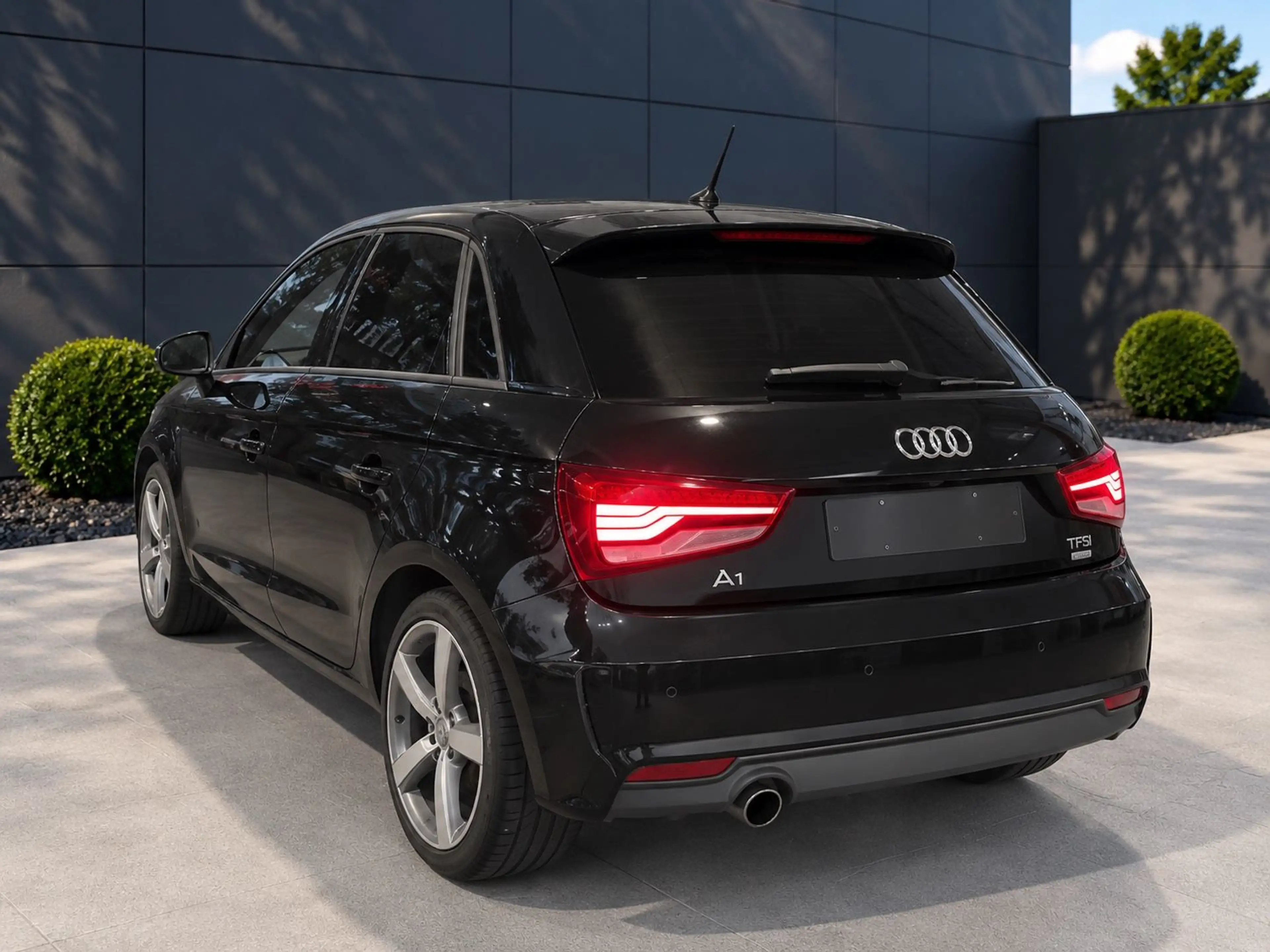 Audi A1 Sportback sport S LINE *LED LICHT* 19% MwSt — photo 5