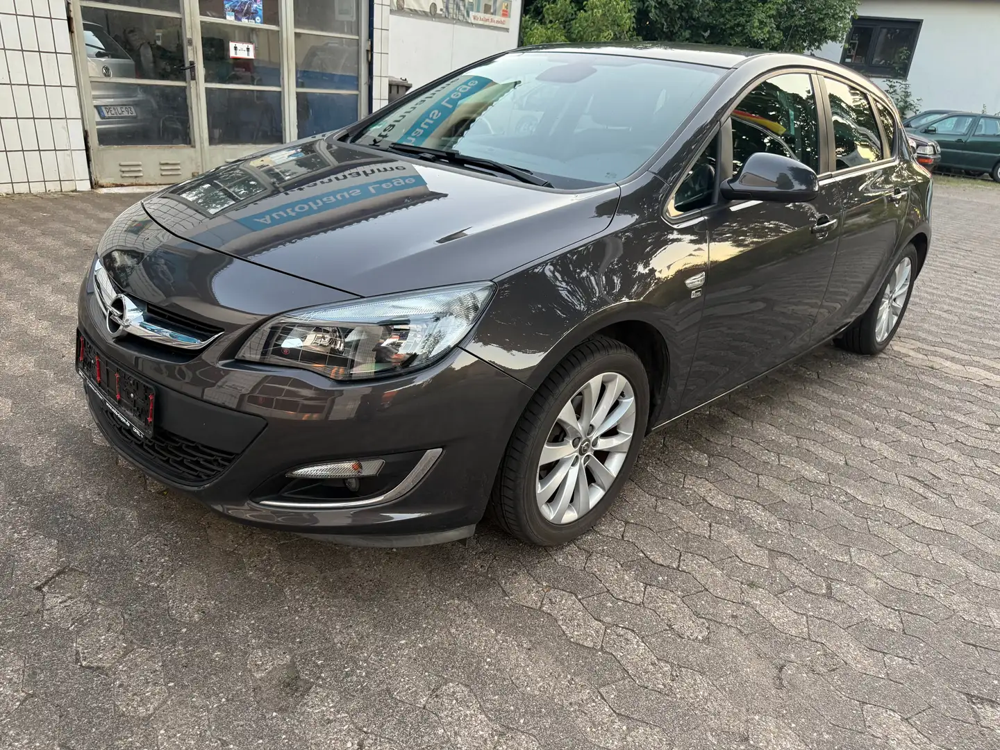 Opel Astra Opel Astra1,4.Turbo.150Jahre.103kw Brązowy - 2