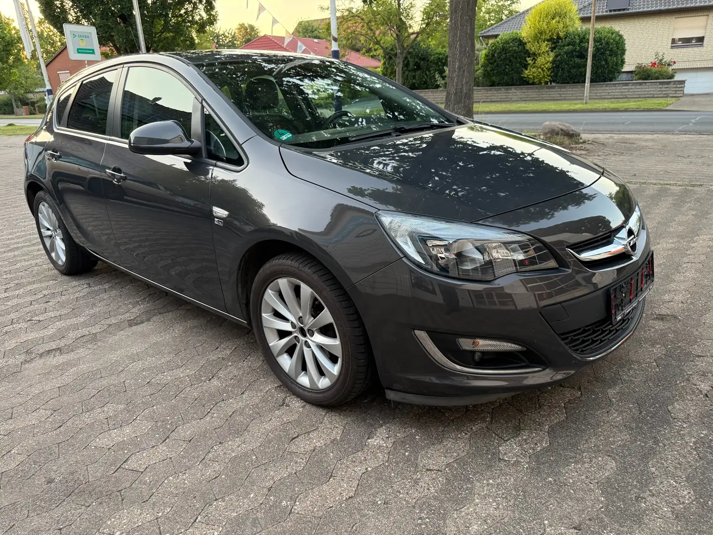 Opel Astra Opel Astra1,4.Turbo.150Jahre.103kw Brązowy - 1