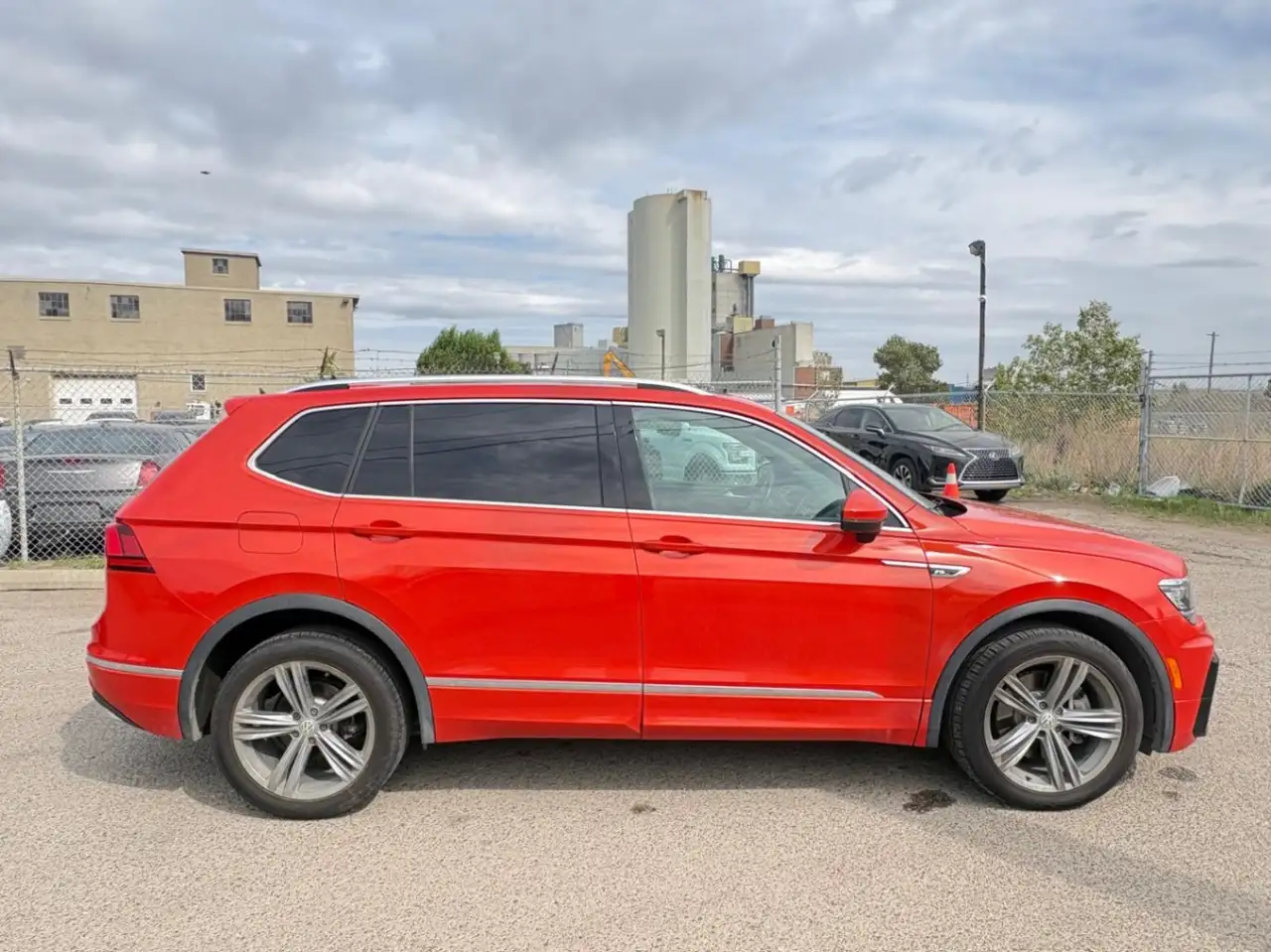 Volkswagen Tiguan снимка Volkswagen Tiguan