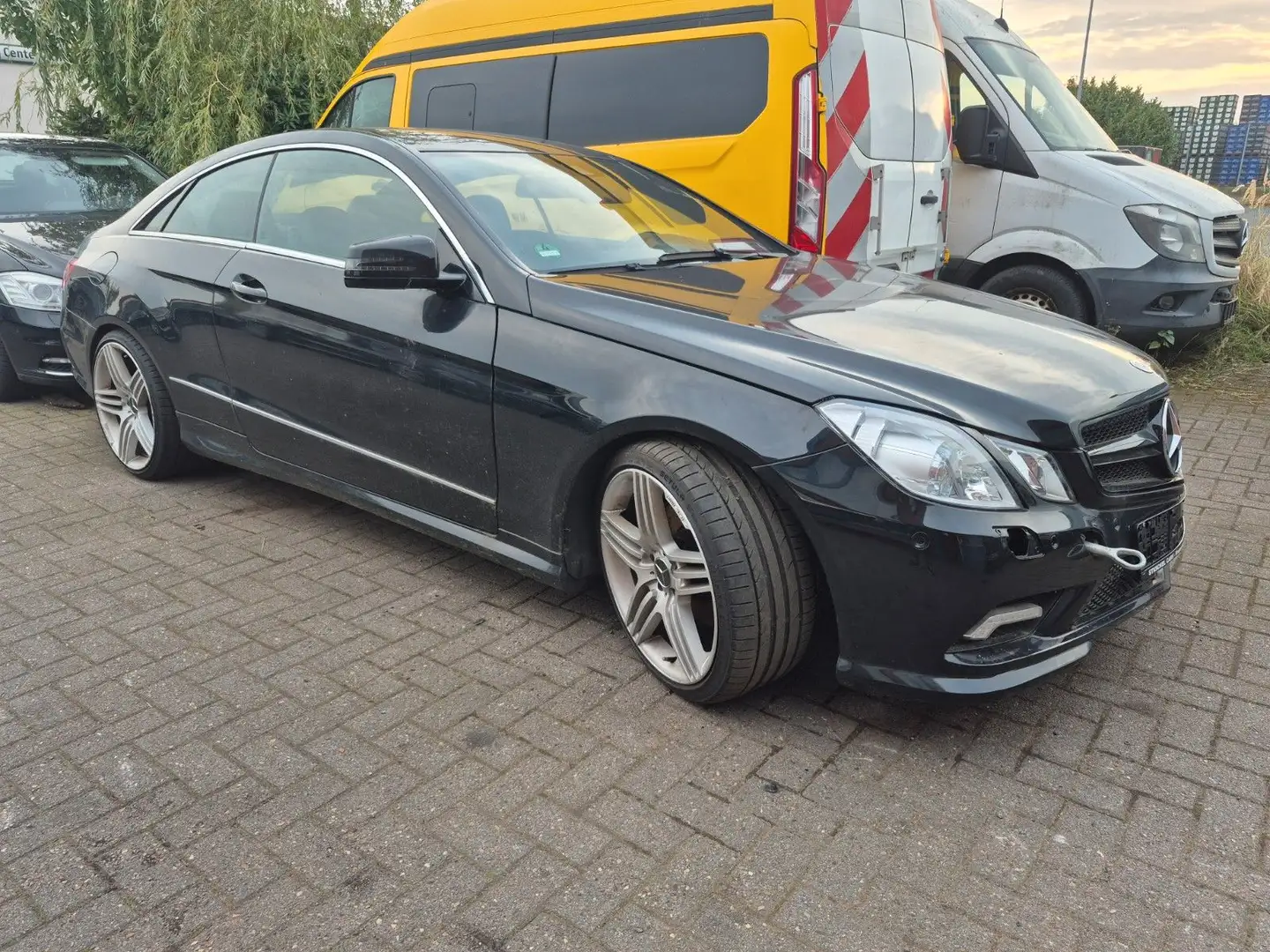 Mercedes-Benz E 350 Coupe CDI BlueEfficiency Leder AMG Black - 2