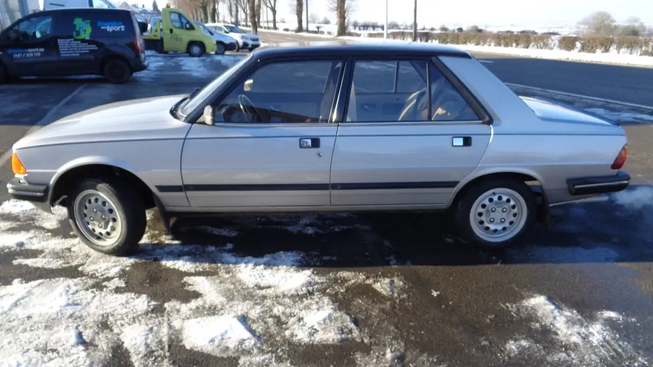 Peugeot 305 GT 1.6 4P Phase2, foto 4
