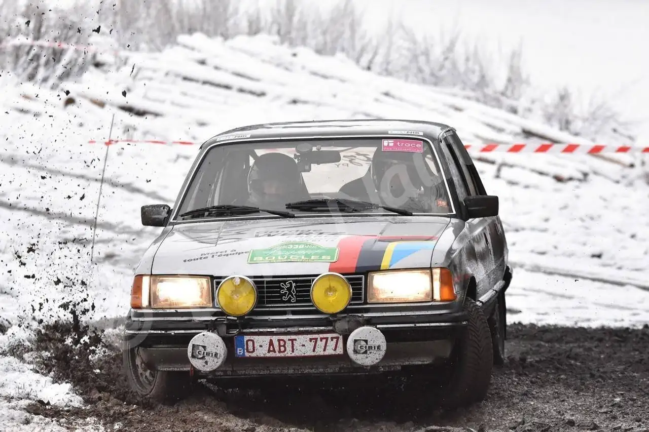 Peugeot 305 GT 1.6 4P Phase2, foto 11