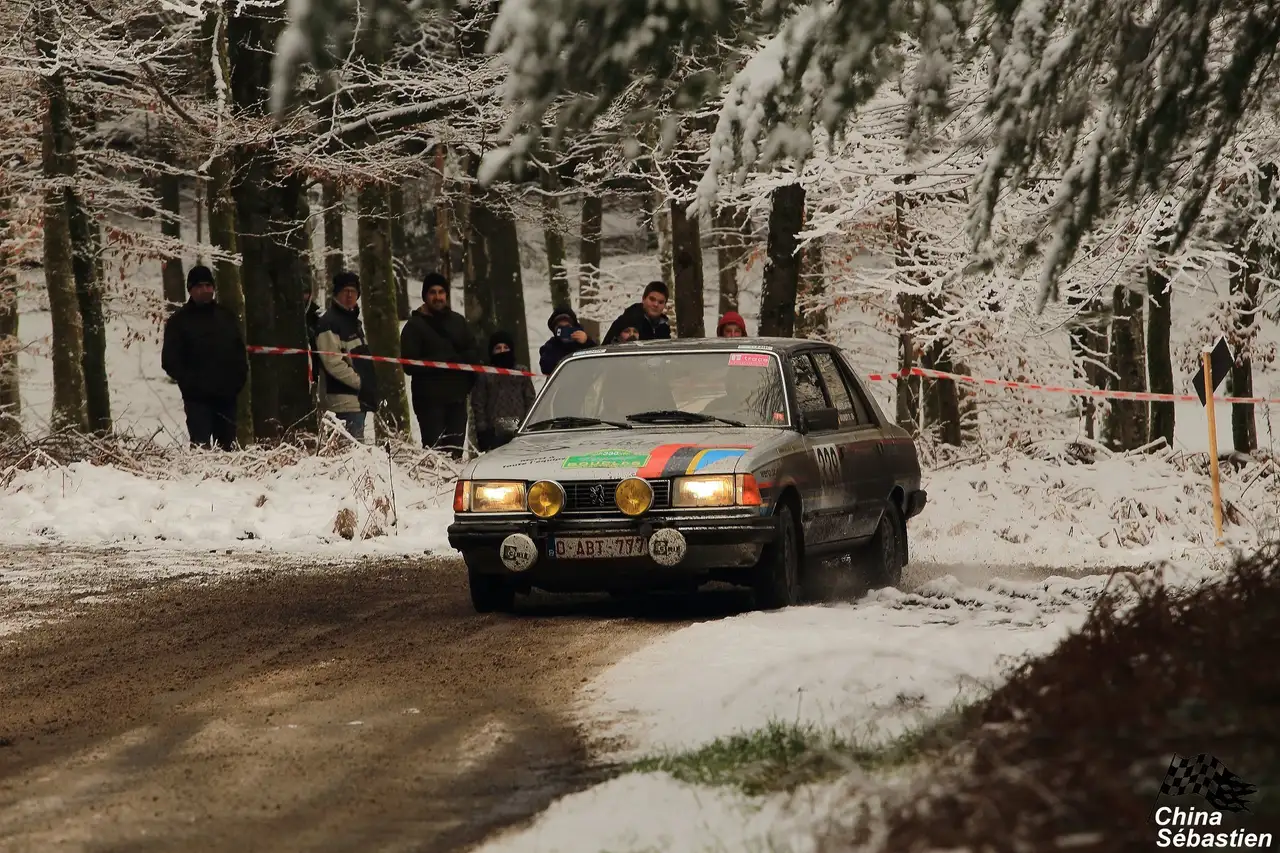 Peugeot 305 GT 1.6 4P Phase2, foto 12