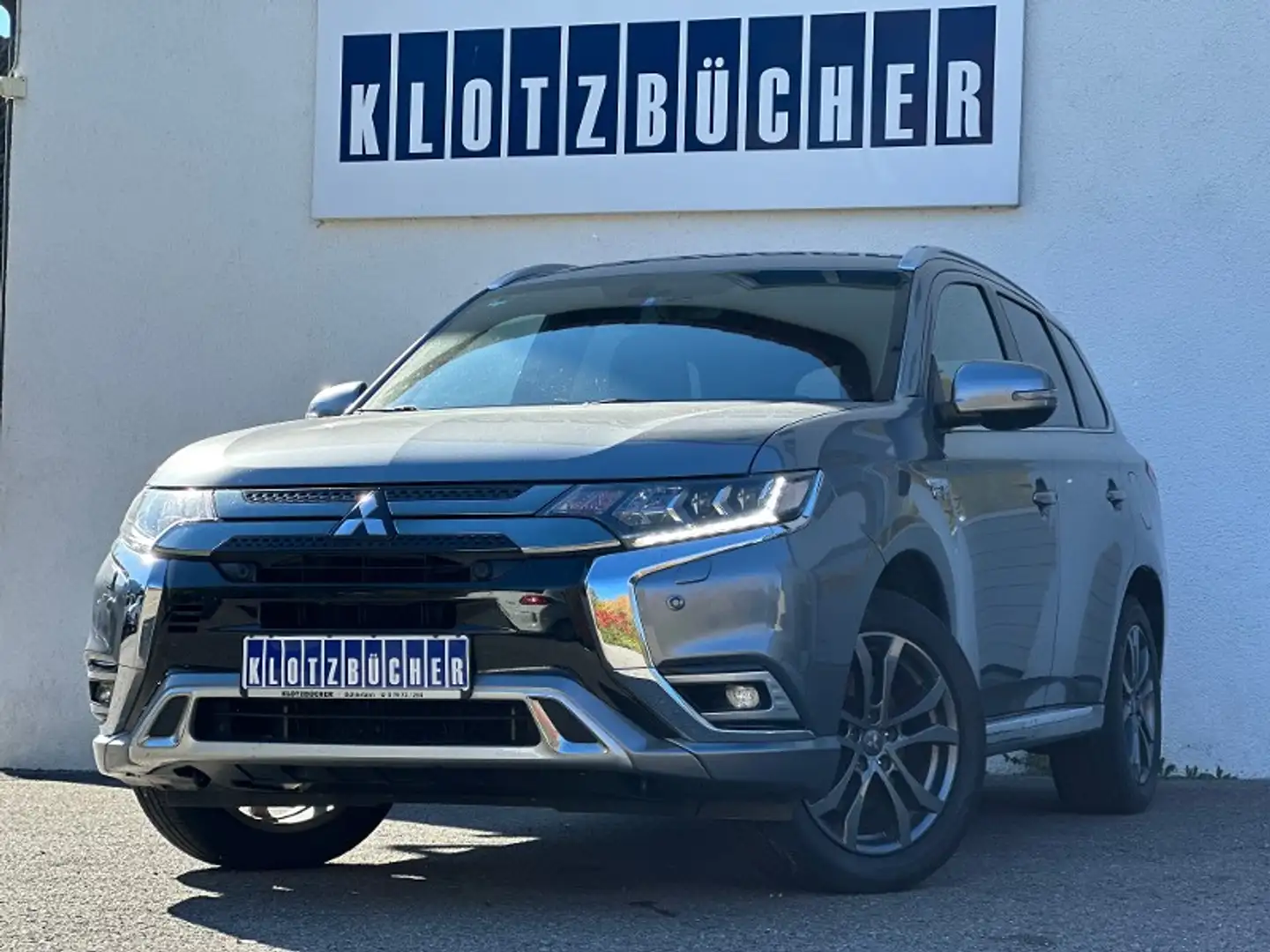 Mitsubishi Outlander PHEV PLUS Spirit-Paket 2.4 4WD Gris - 1