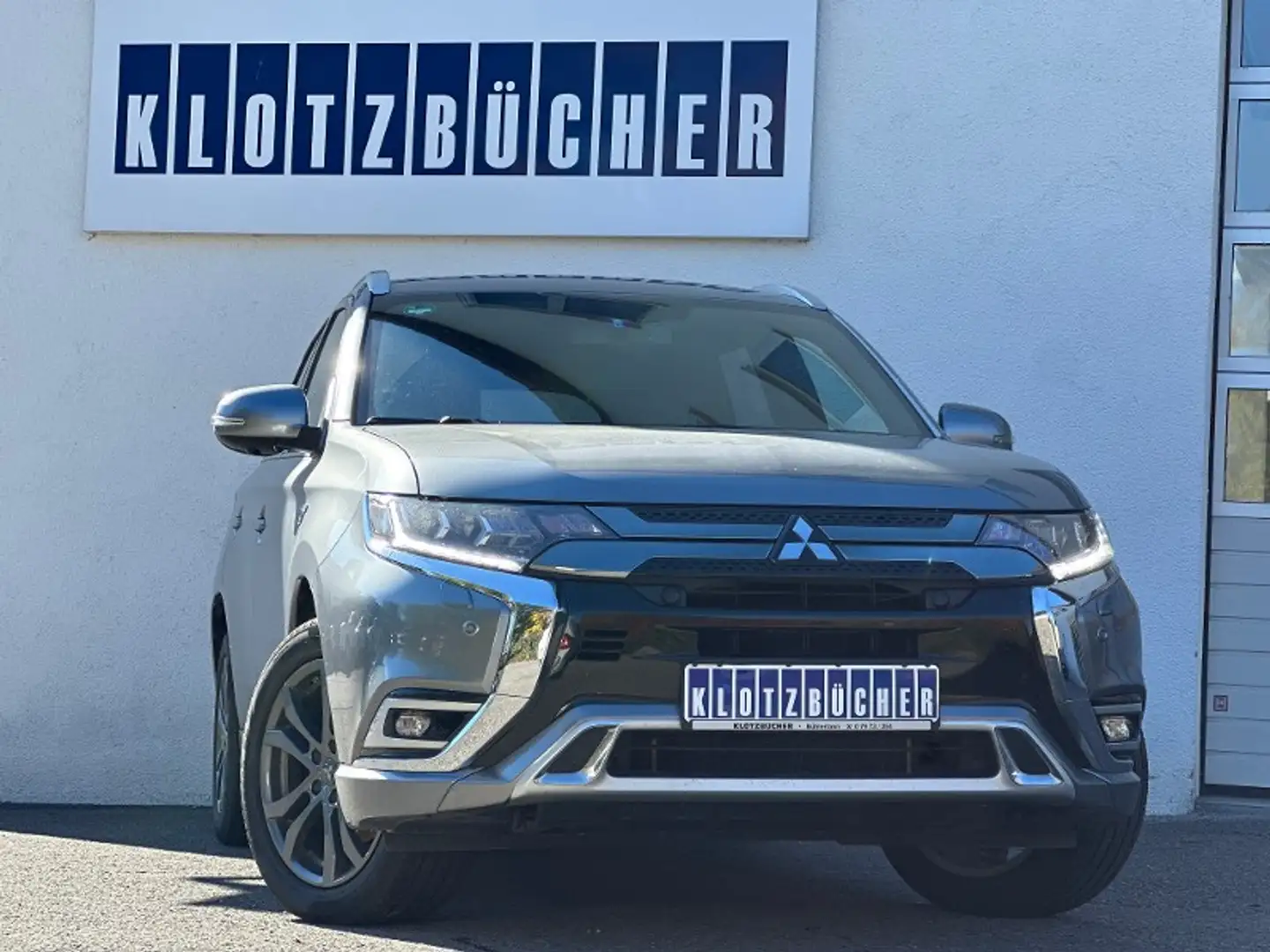 Mitsubishi Outlander PHEV PLUS Spirit-Paket 2.4 4WD Gris - 2