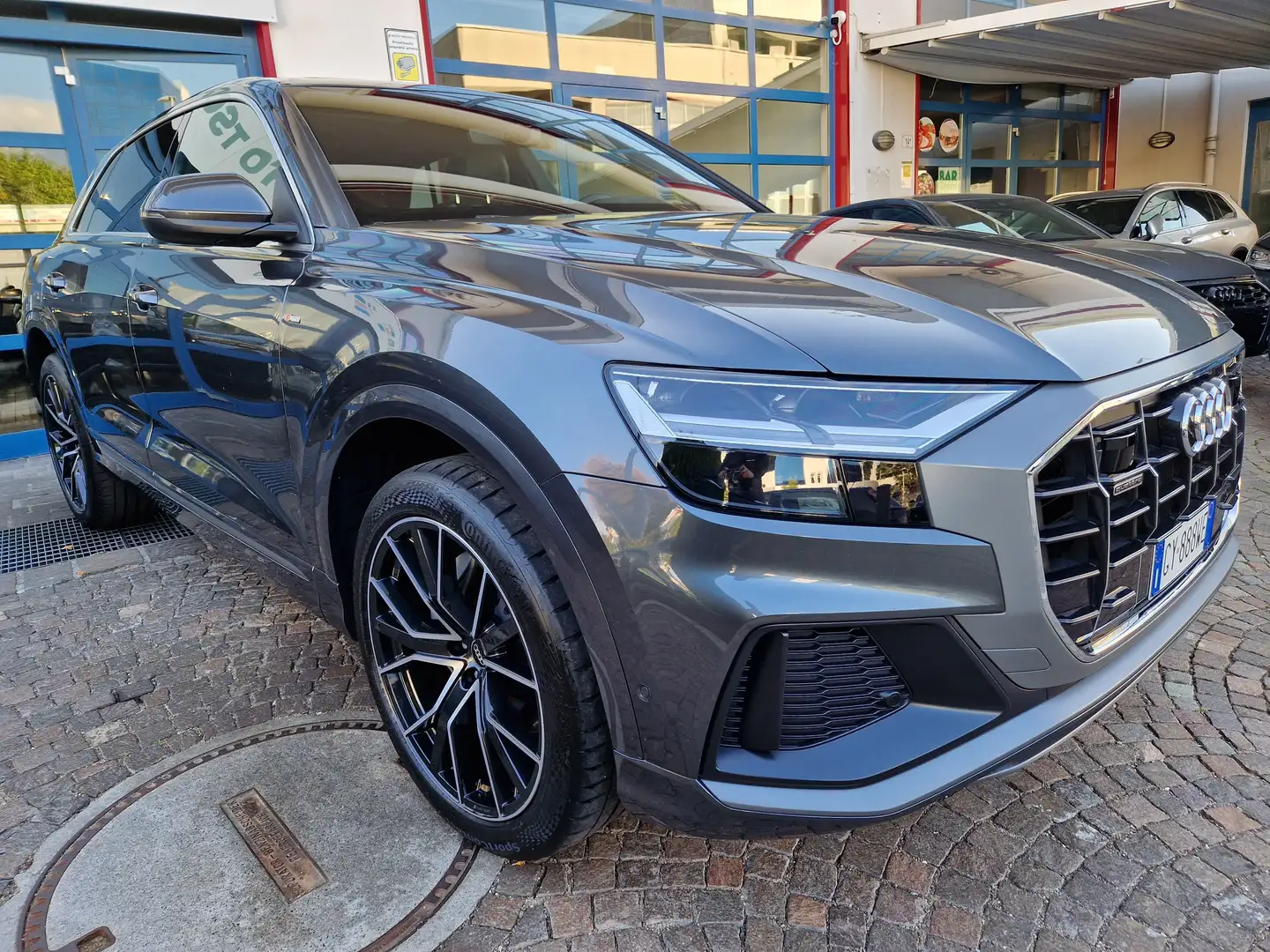 Audi Q8 50 TDI 286Cv quattro S line VirCock 22"Keyless ACC Gris - 2