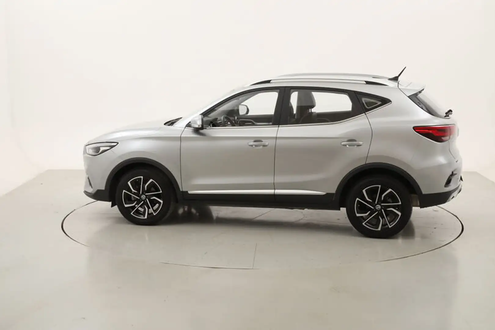 MG ZS Luxury 1.5 Benzina 106CV Argento - 2