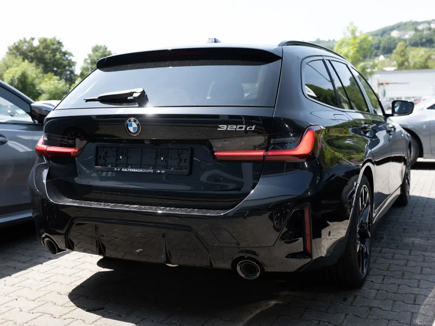 BMW 320 d Touring M-Sport Pro 360° LED HUD ACC AHK Zwart - 2