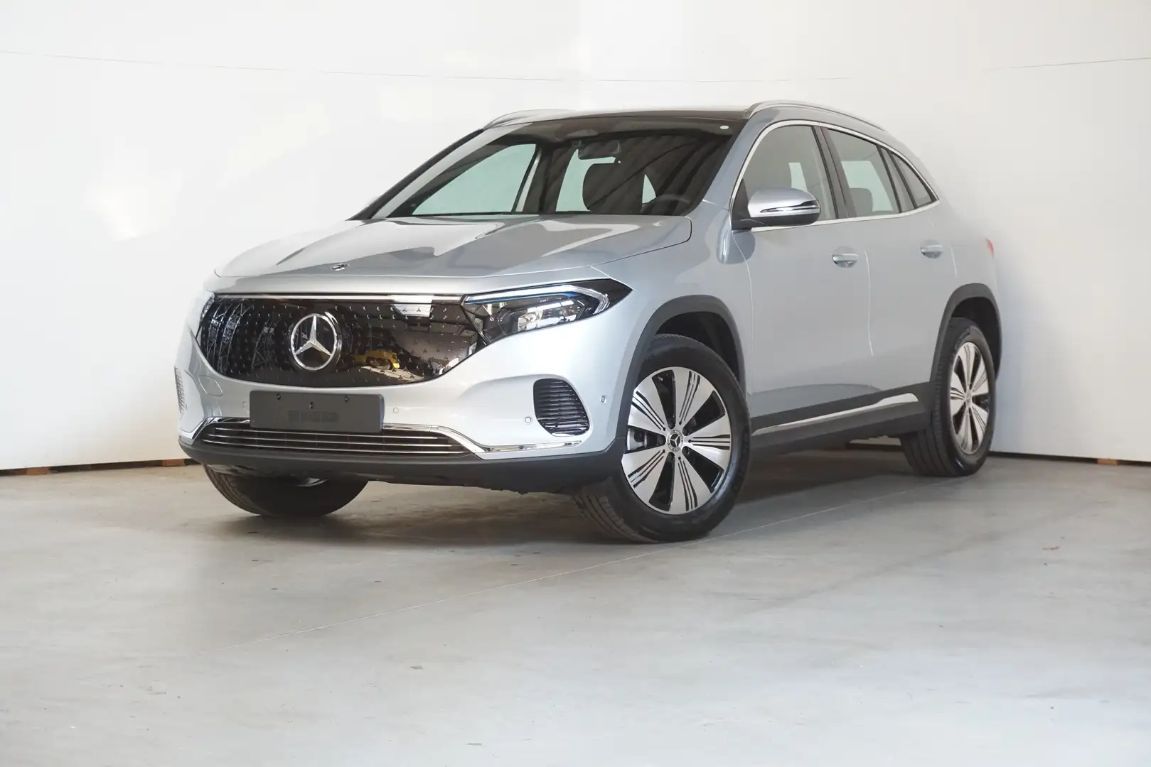Mercedes-Benz EQA 350 Panoramisch dak Zilver - 1