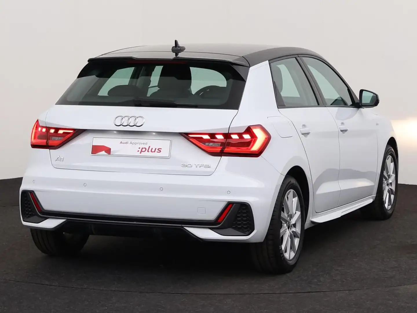 Audi A1 Sportback S-Line 30 TFSI 116 PK S-tronic / Cruise Control / PDC / Apple Carplay Blanc - 2