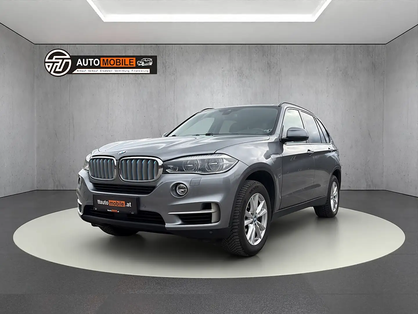 BMW X5 PHEV xDrive40e Österreich-Paket Aut. Grau - 1