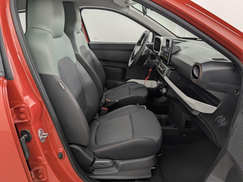 Dacia Spring Extreme 100 City Power — photo 12