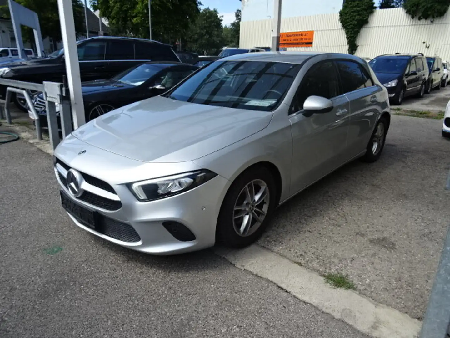 Mercedes-Benz A 180 d Aut. Grau - 1