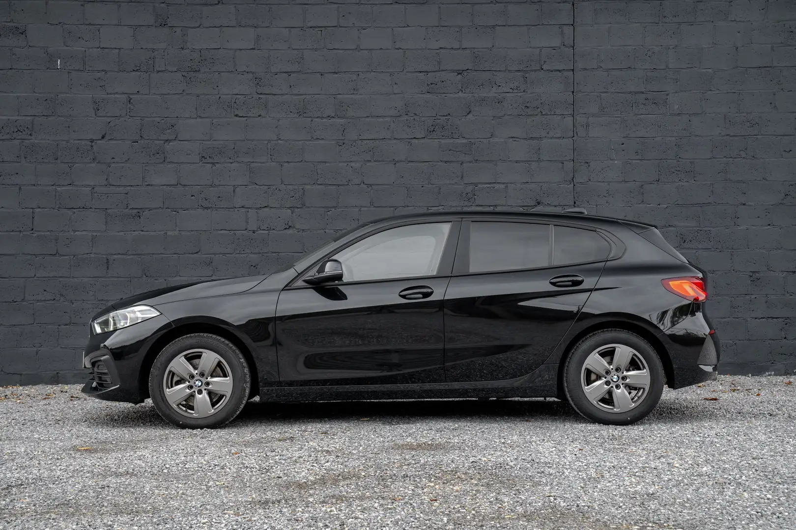 BMW 116 AUTOMAAT/NAVI/LED/VERW ZETELS/APS/PRIVACY GLASS Nero - 2