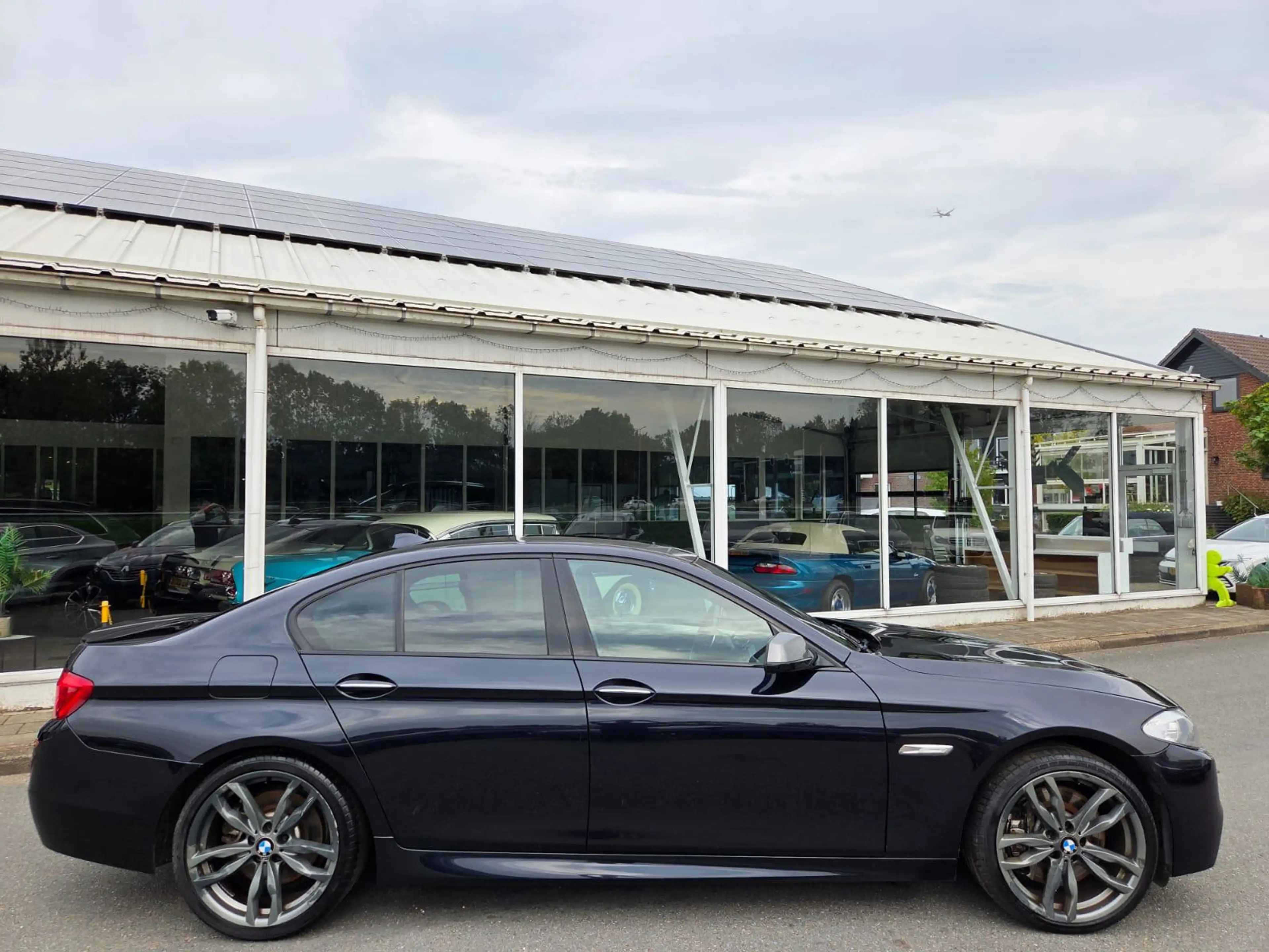 BMW M550 5-serie Xdrive Individual Schwarz Pakket! — photo 9