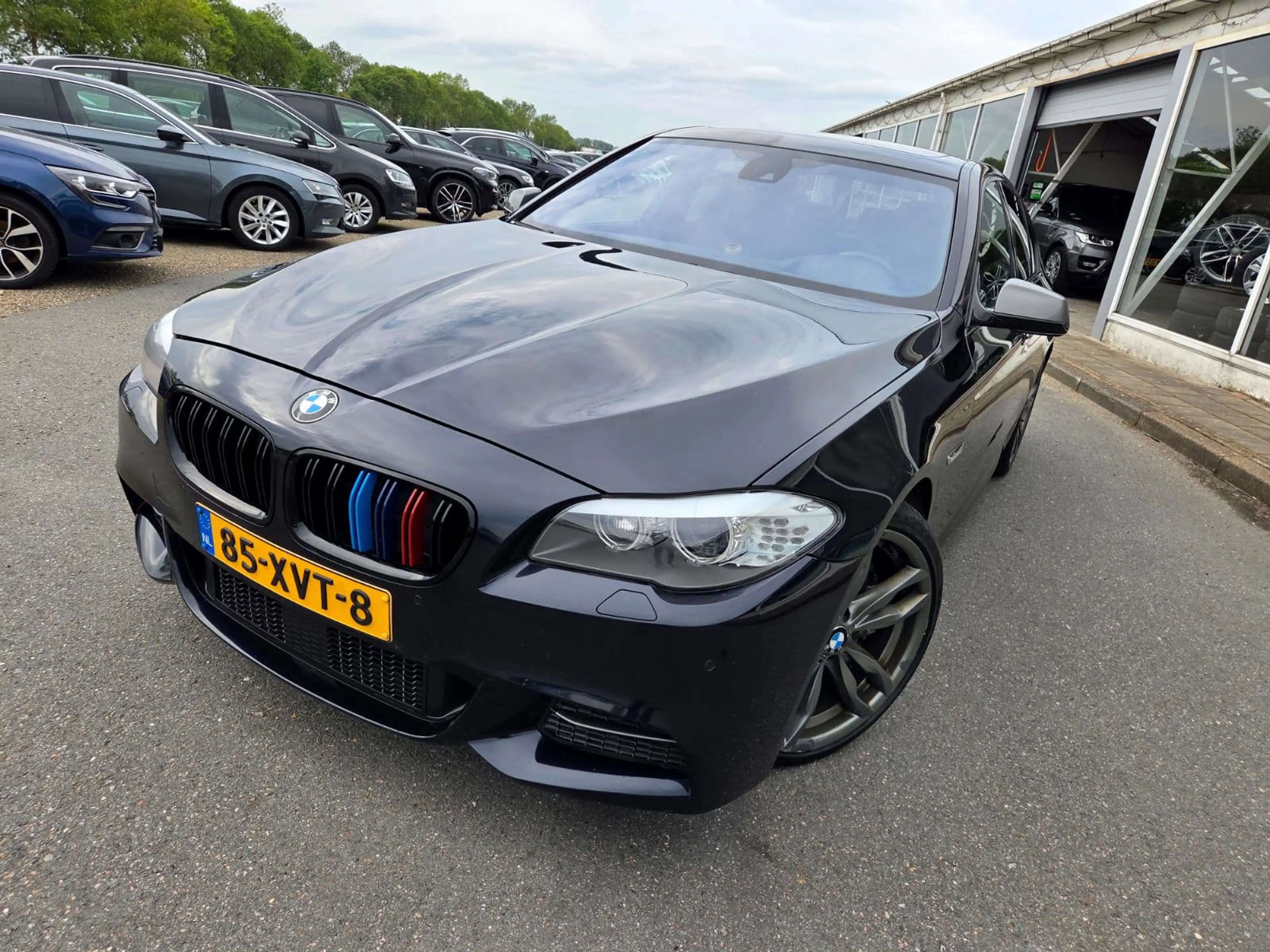 BMW M550 5-serie Xdrive Individual Schwarz Pakket! — photo 3
